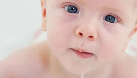 Bebeklerde Salya Görülme Nedenleri