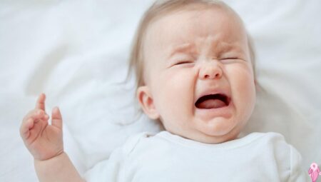 Bebeklerde Ağlama Nöbeti Nedir, Sebepleri Nelerdir?